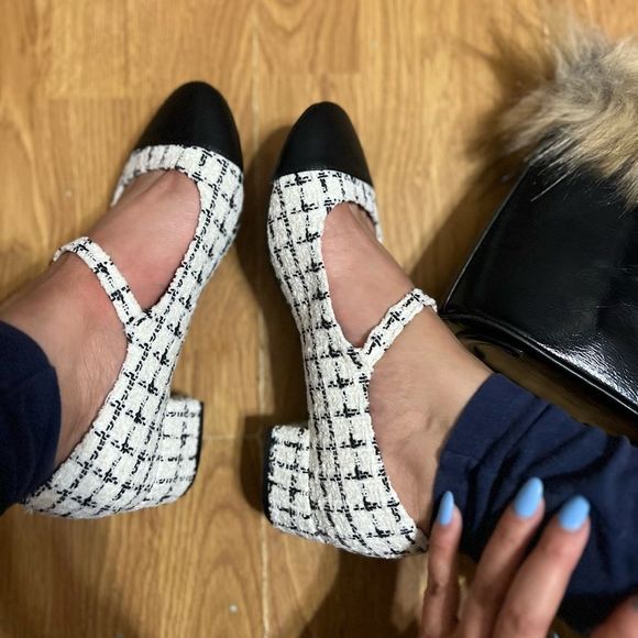 CREAM / BLACK SHORT HEEL MARYJANE - Picture 2 of 5